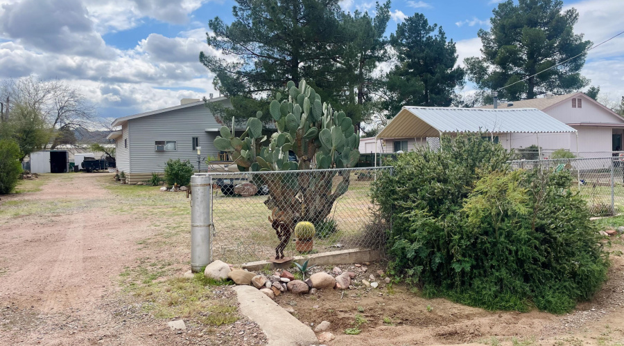 247 E Cottonwood