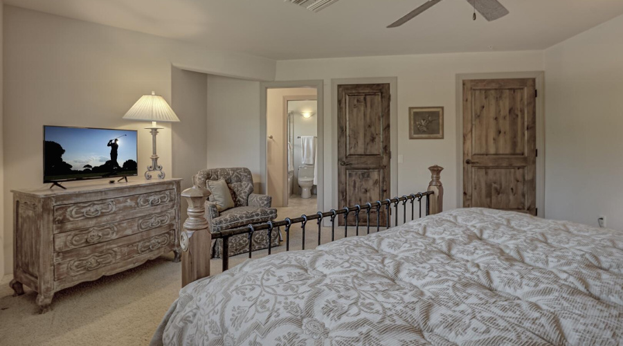 Guest bedroom