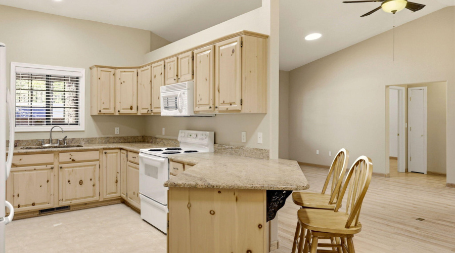 Kitchen (2)