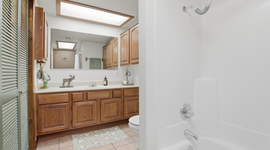 mls-ridge_dr_012
