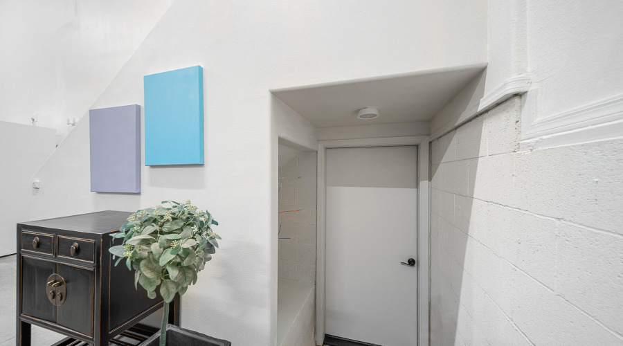 Entrance to Guest Quarters