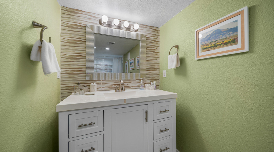 Guest Quarters Bathroom