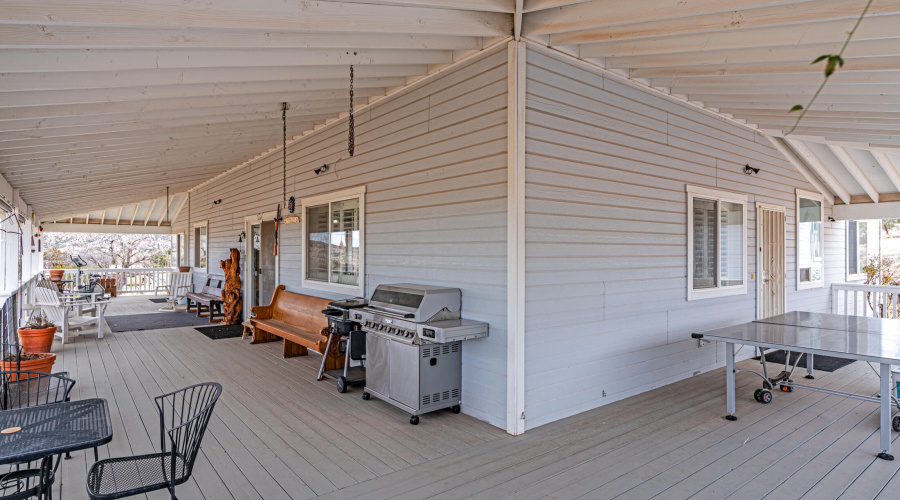 Wraparound deck