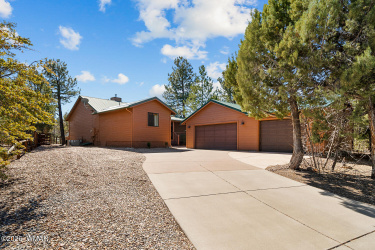 1991 Covered Wagon Loop, Show Low, Arizona 85901, Bedrooms, ,Bathrooms,Residential,For Sale,Covered Wagon,259986