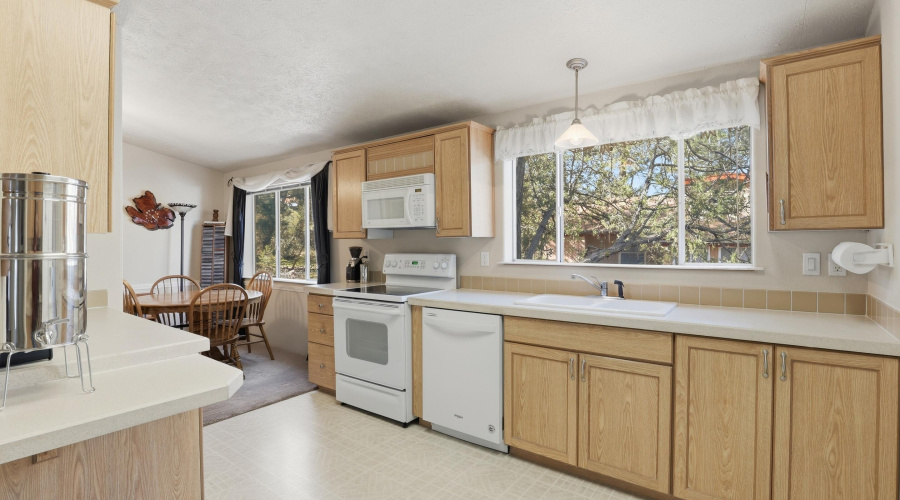 Kitchen (1)