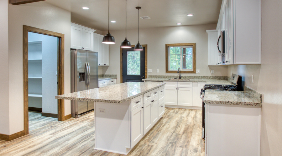 KITCHEN W LIGHTING