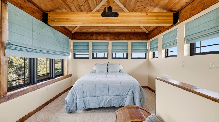 Main Res Int Loft Bdrm Windows