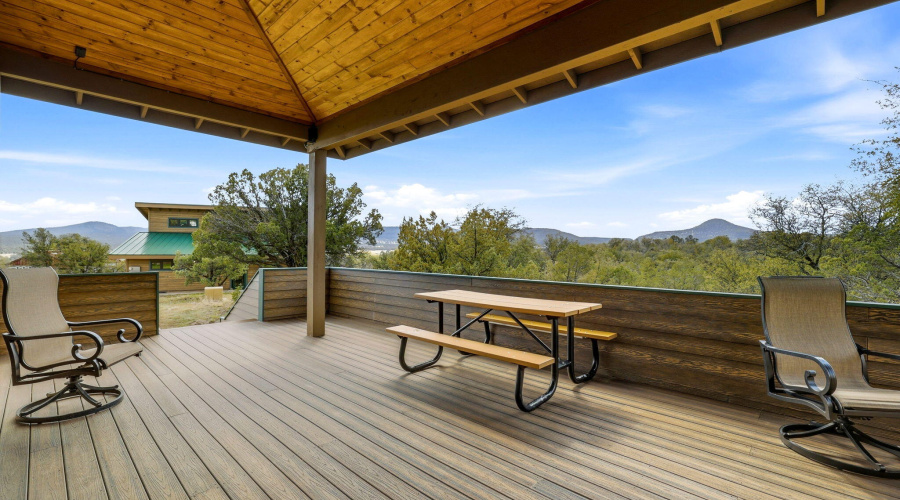 Main Res Cvrd Porch
