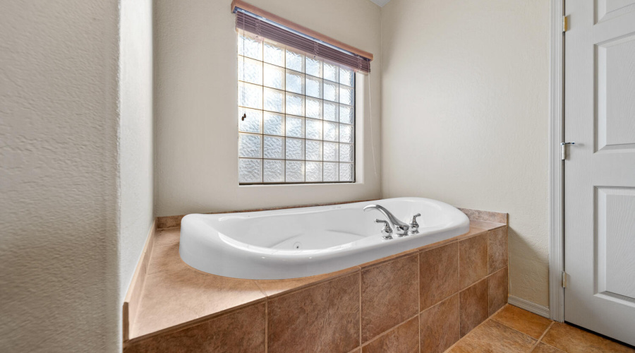 Large jetted tub for relaxing