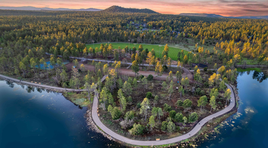 woodland lake park