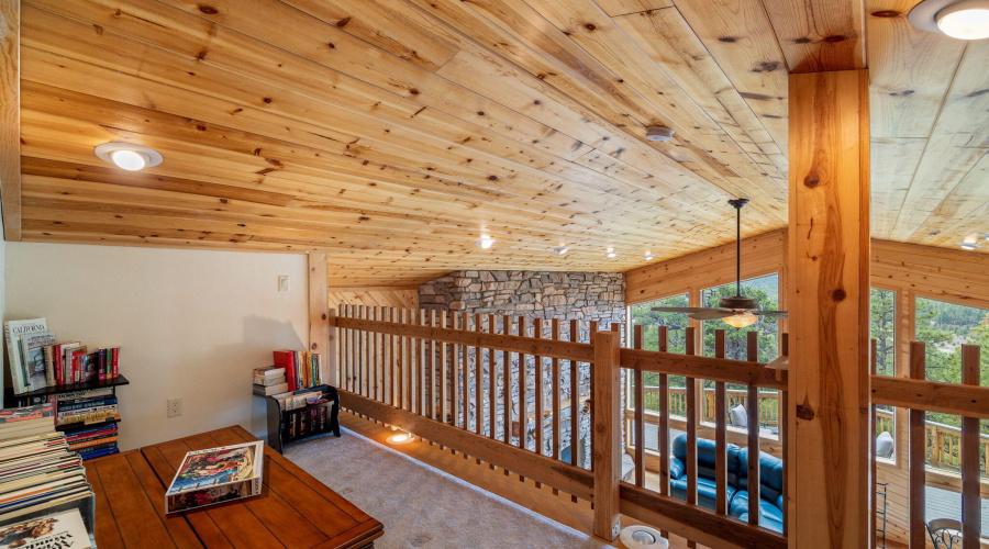 LOFT
