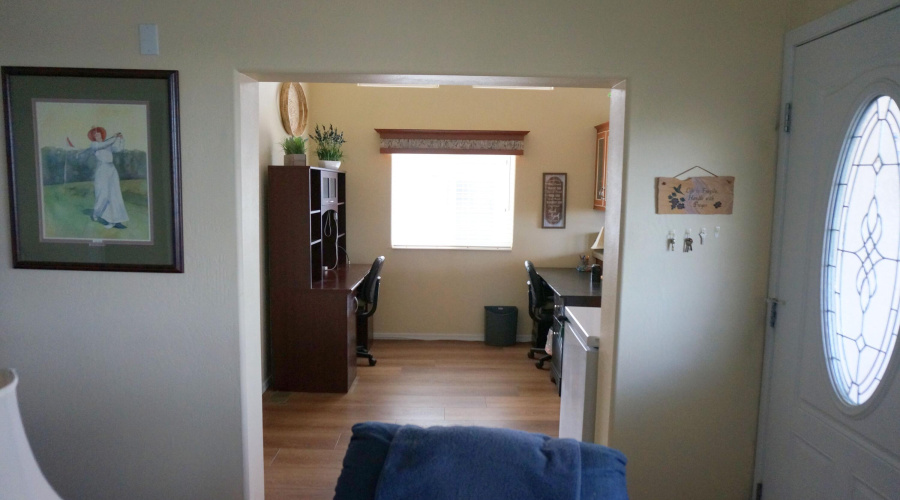 Living Room/Entry