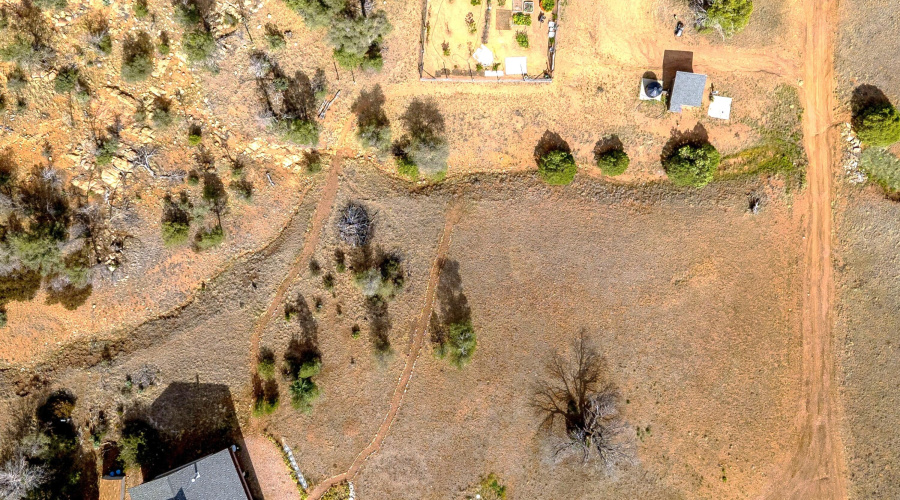 2.5 Acres Easement entering top R