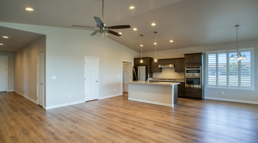 Greatroom to Kitchen
