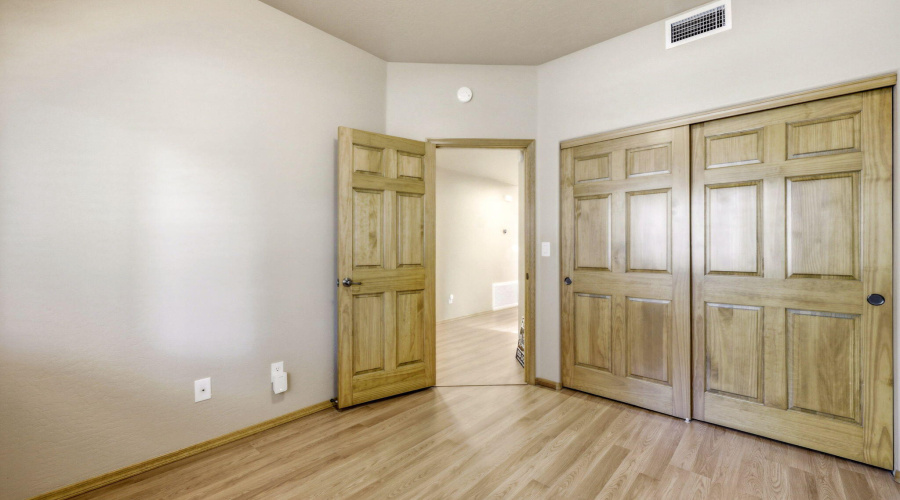 Guest Bed Closet