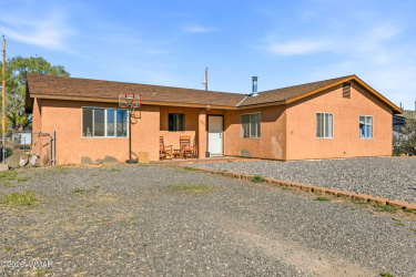 236 Hamblin Street, Eagar, Arizona 85925, Bedrooms, ,Bathrooms,Residential,For Sale,Hamblin,260243