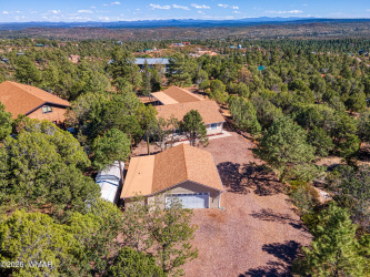 949 Geronimo Lane, Show Low, Arizona 85901, Bedrooms, ,Bathrooms,Residential,For Sale,Geronimo,260236