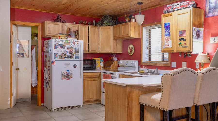 3155 Aspen Road, Overgaard, AZ 85933