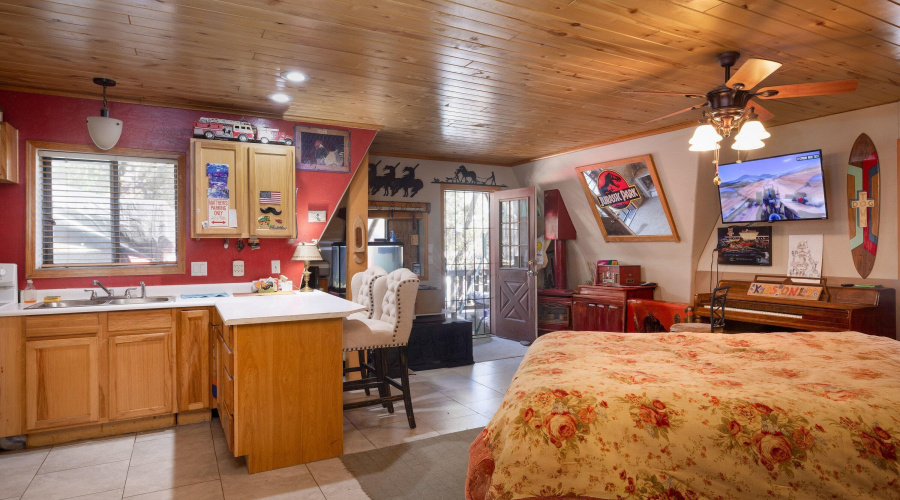 3155 Aspen Road, Overgaard, AZ 85933