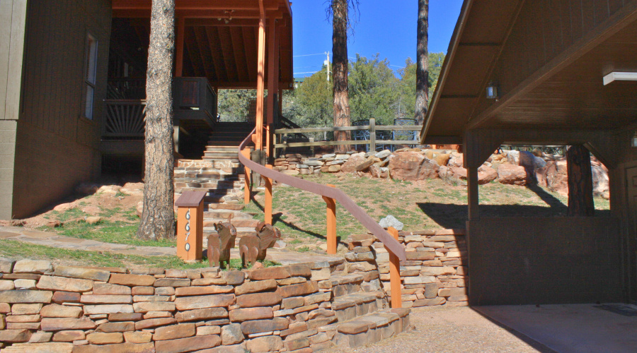 Steps to both entrances