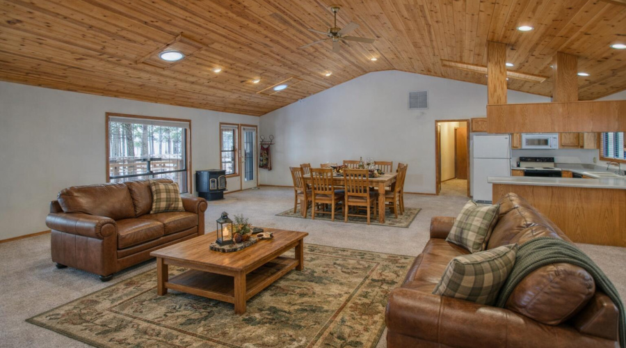 STAGED Living to Dining
