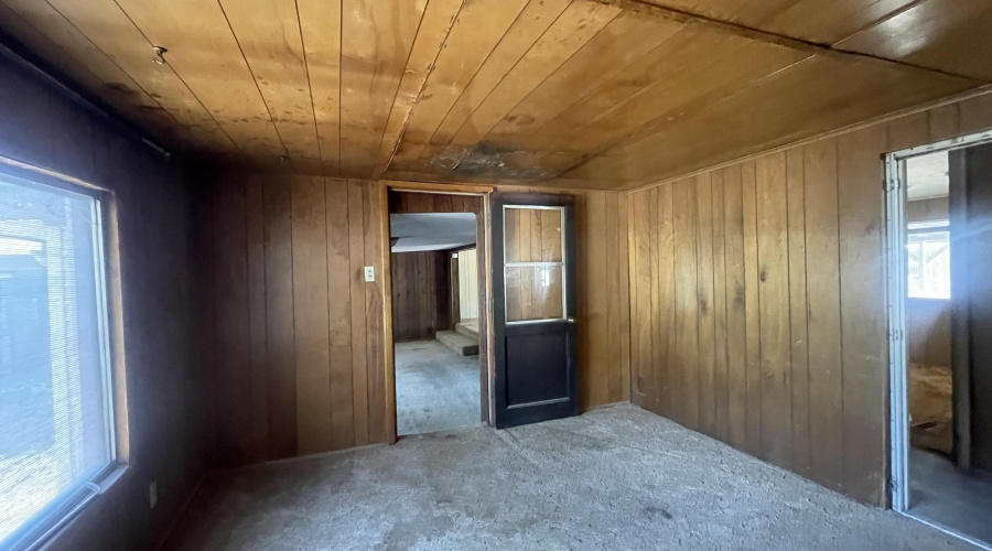 Adj room to family room