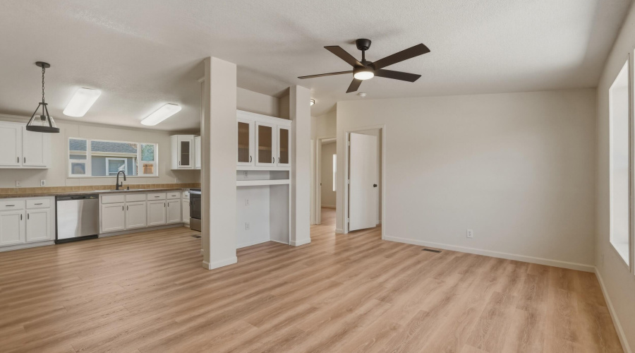 Living Room/Kitchen