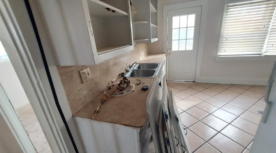 Kitchen in progress 2