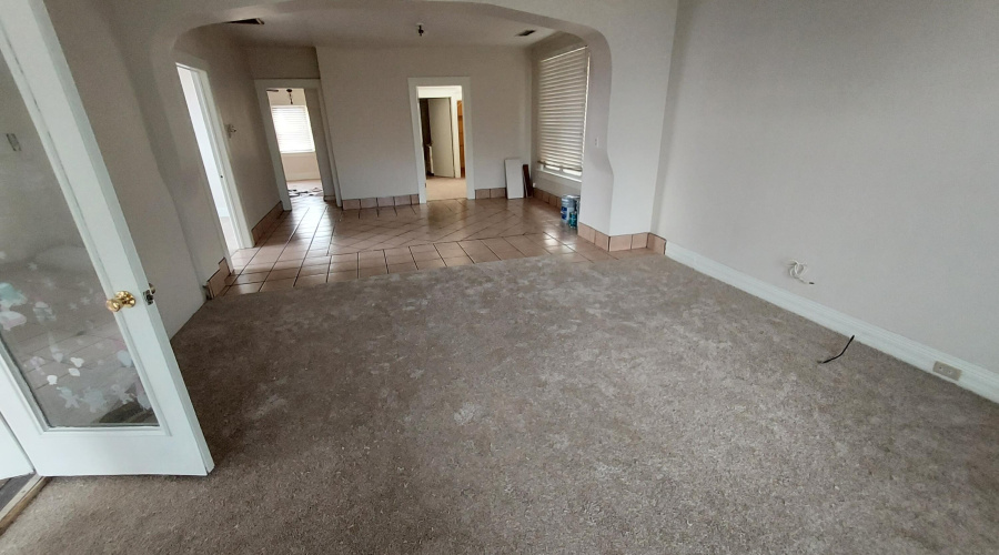 New carpet throughout