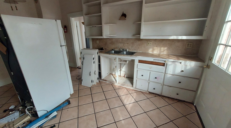 Kitchen in progress 1
