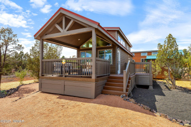 2746 Columbia Lane, Overgaard, Arizona 85933, Bedrooms, ,Bathrooms,Residential,For Sale,Columbia,260306