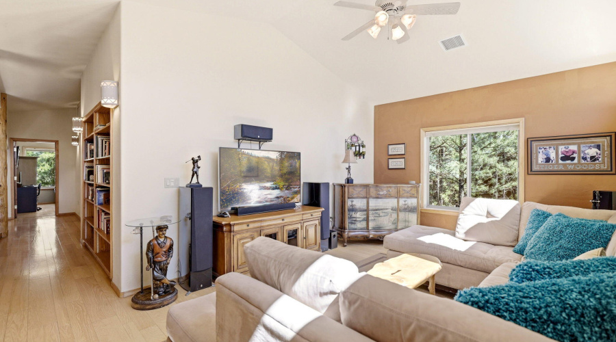 Guest Loft to Landing