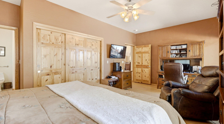 Guest Suite Sitting