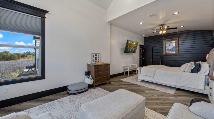 Master Bedroom Sitting Area
