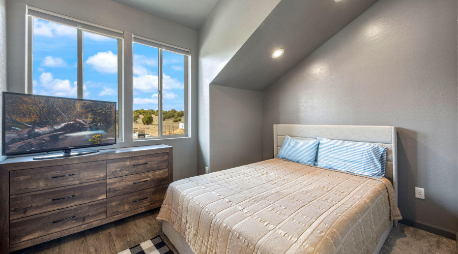 Living Quarters Above Shop-ShowLow-AZ-60
