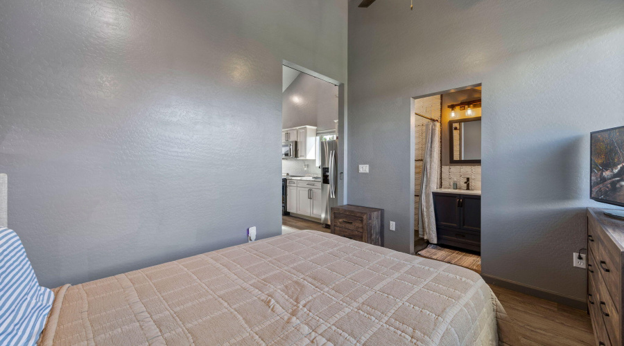 Living Quarters Above Shop-ShowLow-AZ-61