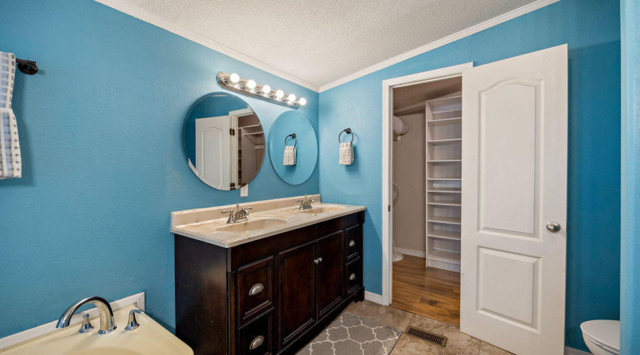 OWNERS SUITE BATH