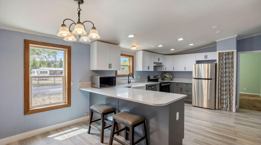 KITCHEN BAR AREA