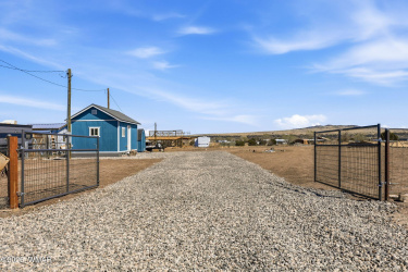 1601 Becker Lane, Springerville, Arizona 85938, Bedrooms, ,Bathrooms,Residential,For Sale,Becker,260318