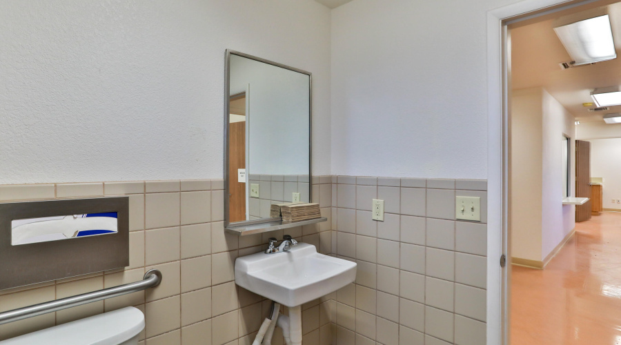 Bathroom A (1)