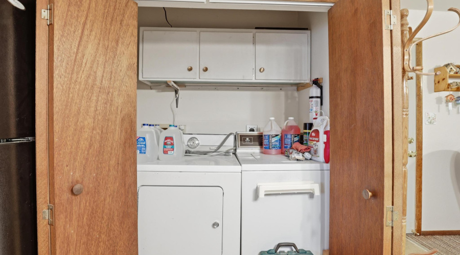 223_Thompson_Rd_002