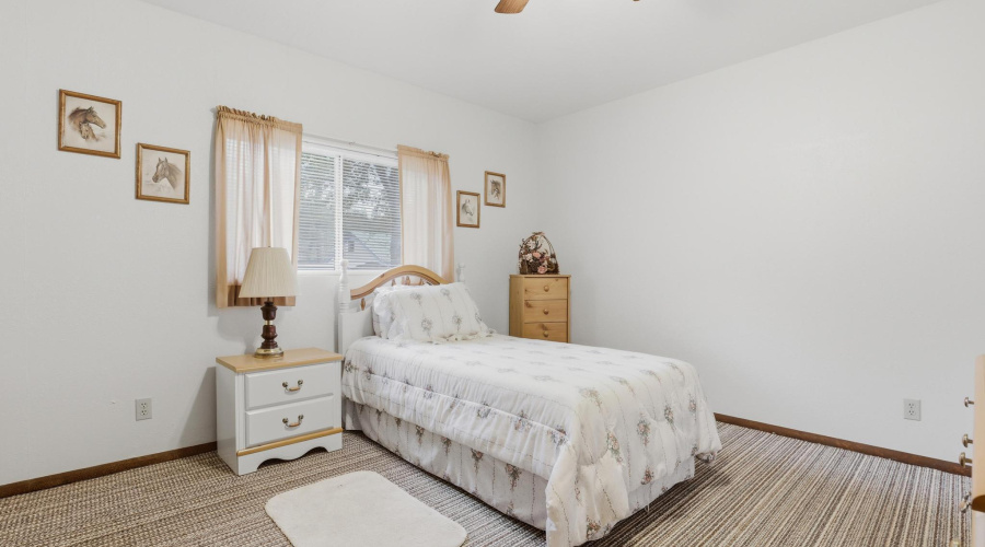 223_Thompson_Rd_023