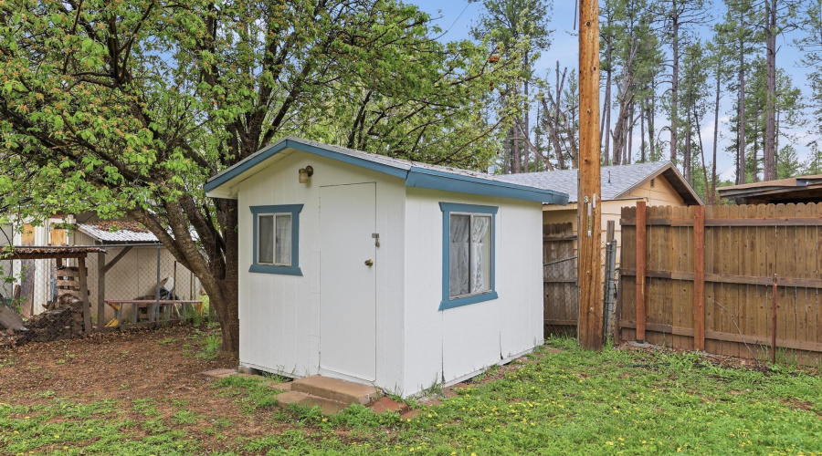 223_Thompson_Rd_015