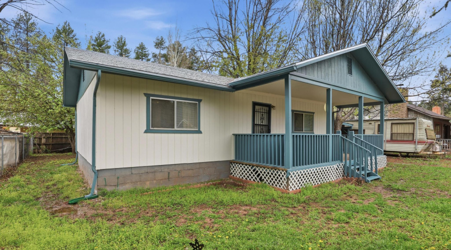 223_Thompson_Rd_010