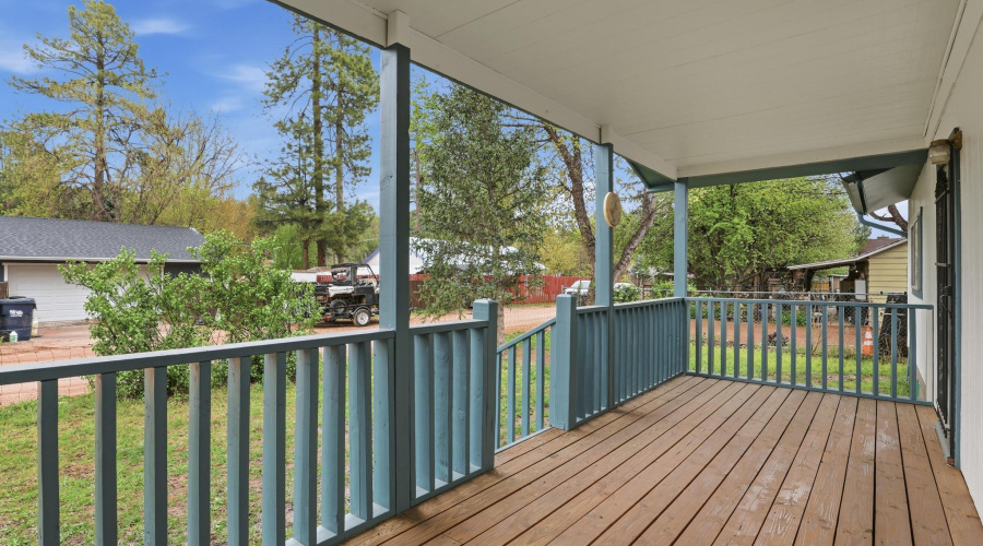 223_Thompson_Rd_012