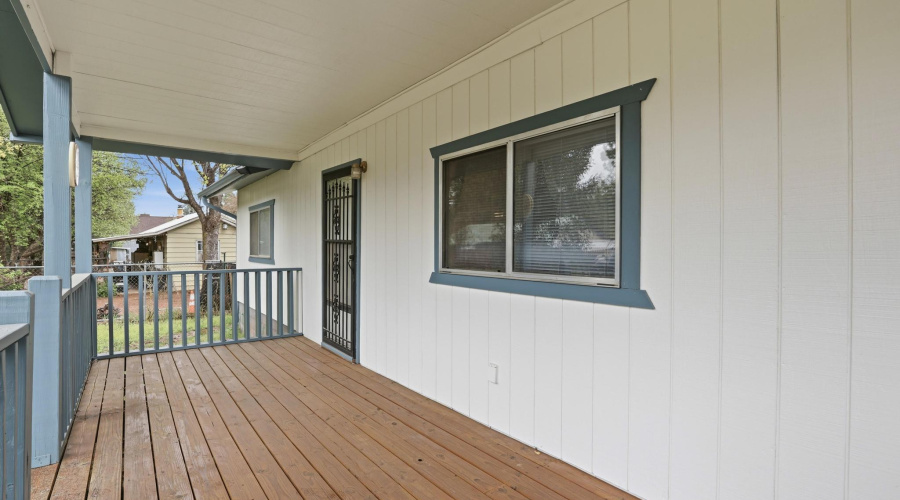 223_Thompson_Rd_013