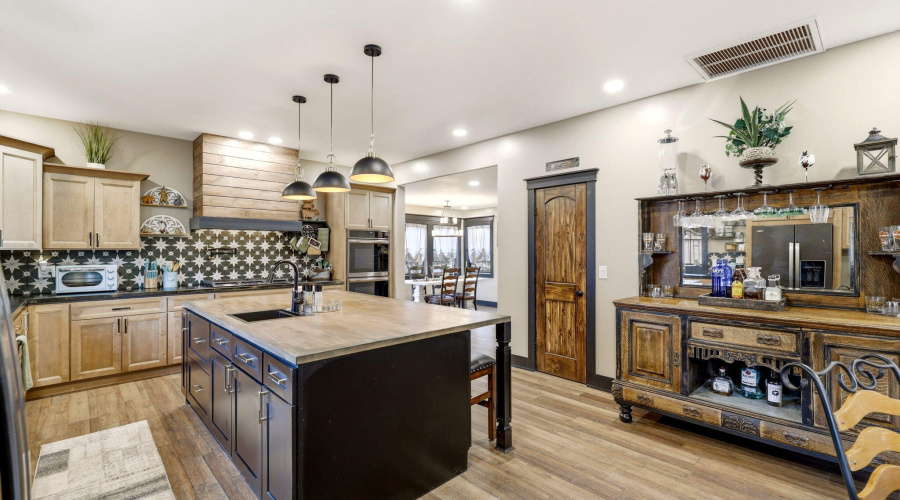 Double ovens and pantry