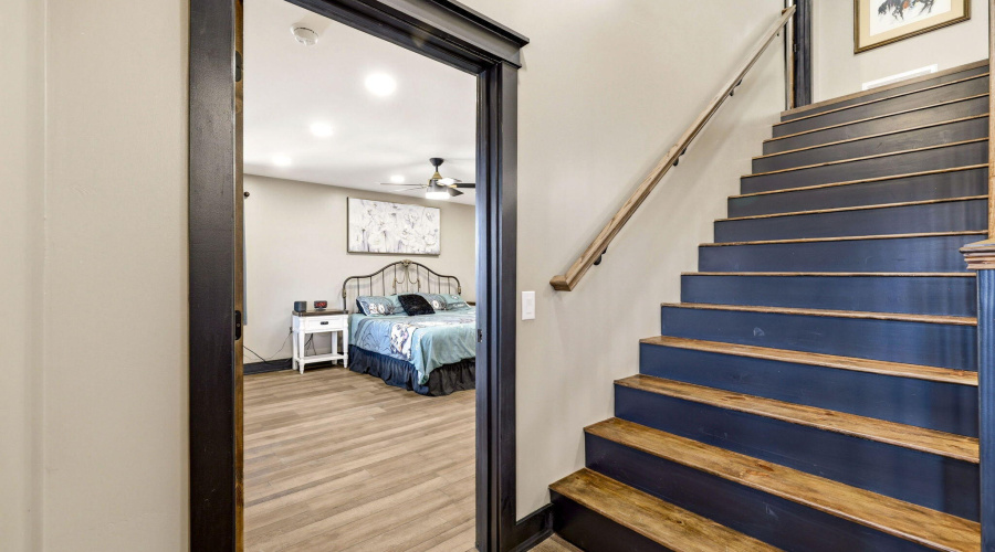 Steps to 2nd Story