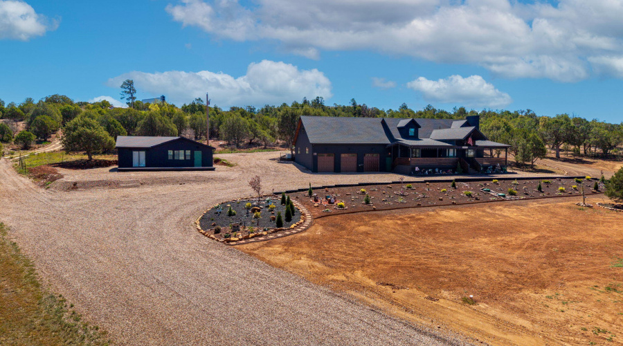2.5 acres, no HOA, private well