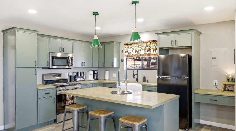 Guest House Kitchen with Breakfast Bar